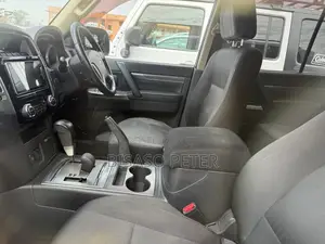 Mitsubishi Pajero V90 3.2 DI-D GLS/GLX 2017 Silver