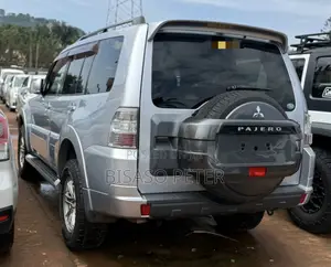 Mitsubishi Pajero V90 3.2 DI-D GLS/GLX 2017 Silver
