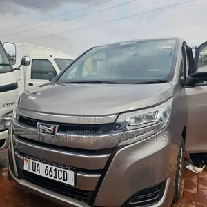 Toyota Noah 2017 Gray