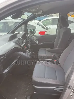 Toyota Noah 2017 Gray