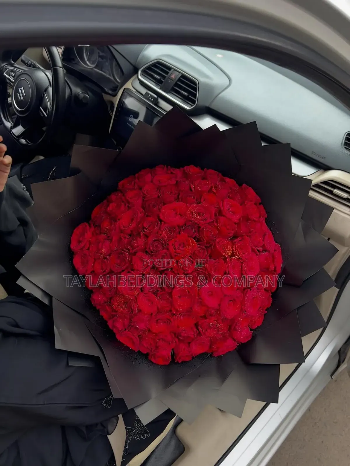 Premium Red Roses in Luxurious Black Wrapping Gift