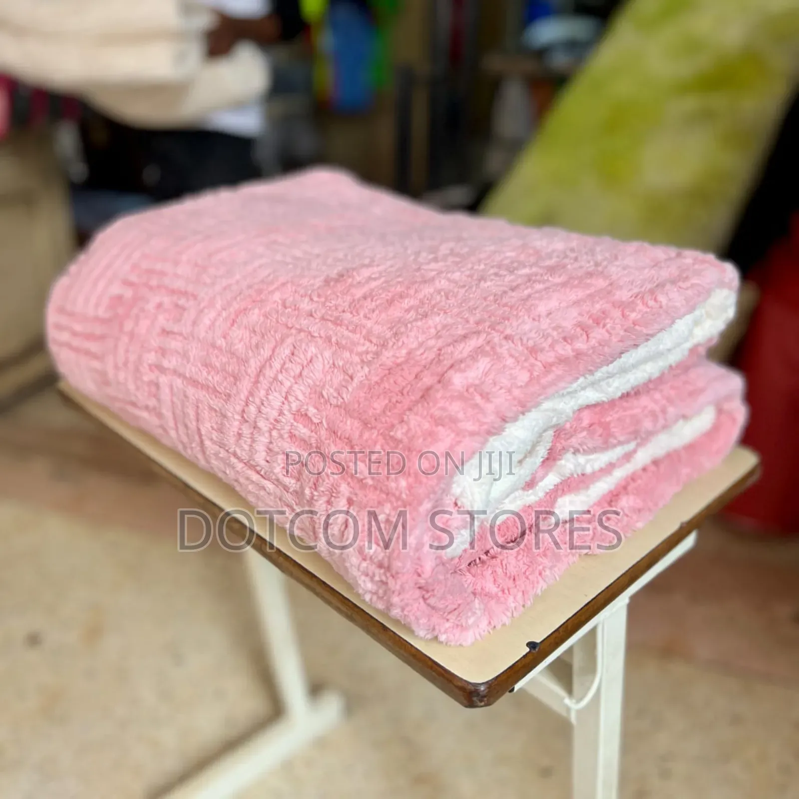 Textured Plush Fleece Throw Blanket