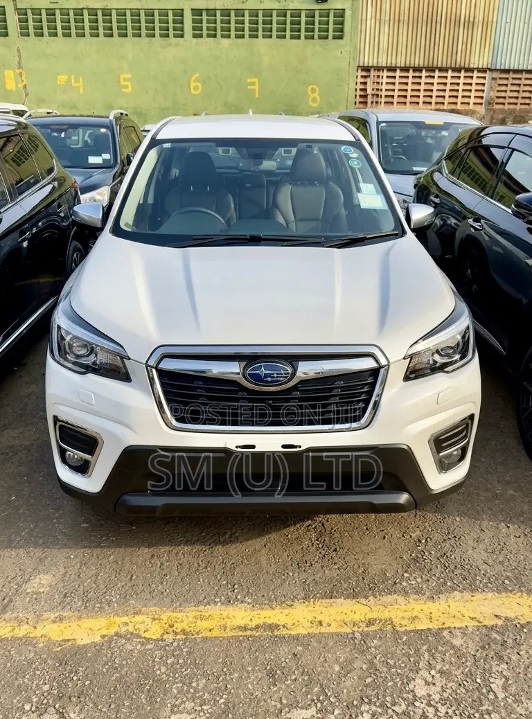 Subaru Forester Premium AWD 2020 White