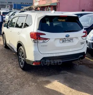 Subaru Forester Premium AWD 2020 White