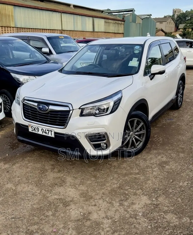 Subaru Forester Premium AWD 2020 White