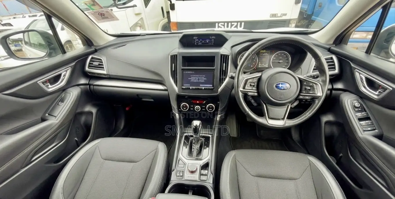 Subaru Forester Premium AWD 2020 White