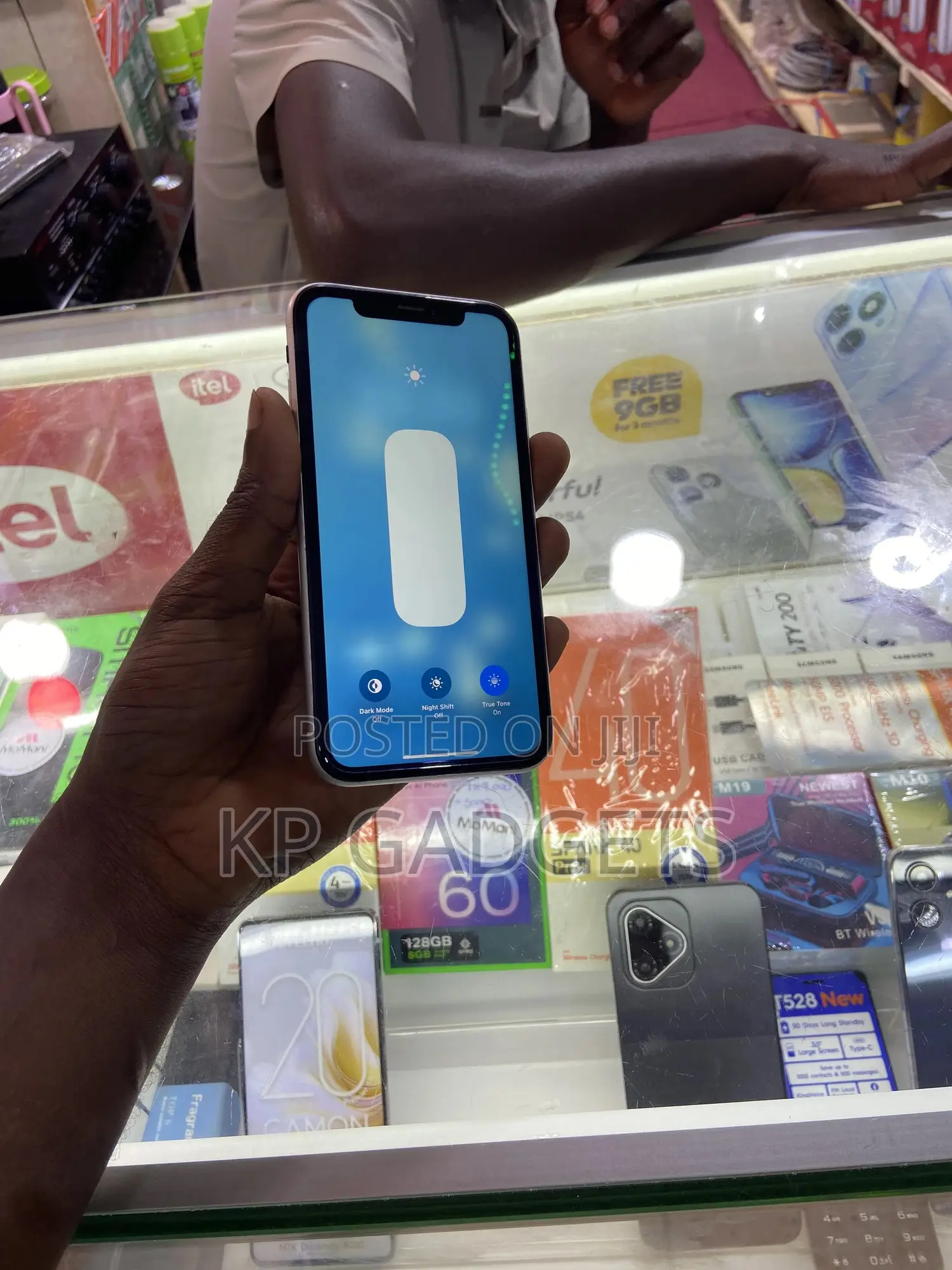 Apple iPhone XR 64 GB White
