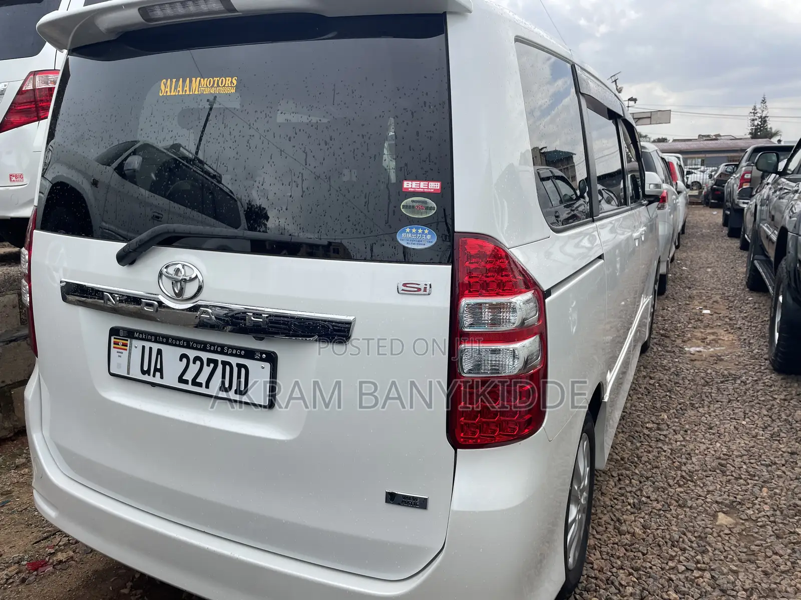 Toyota Noah 2012 White