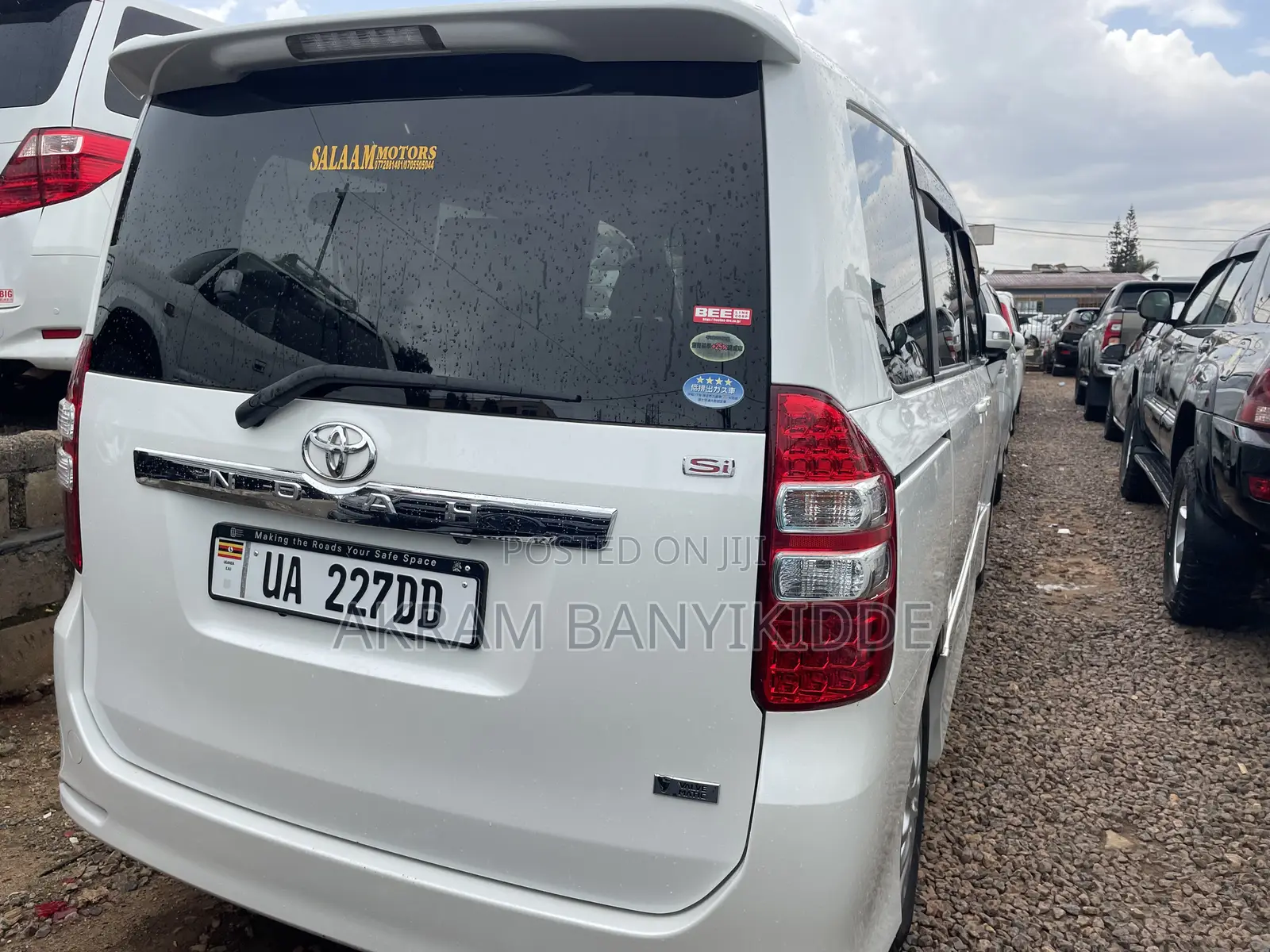 Toyota Noah 2012 White