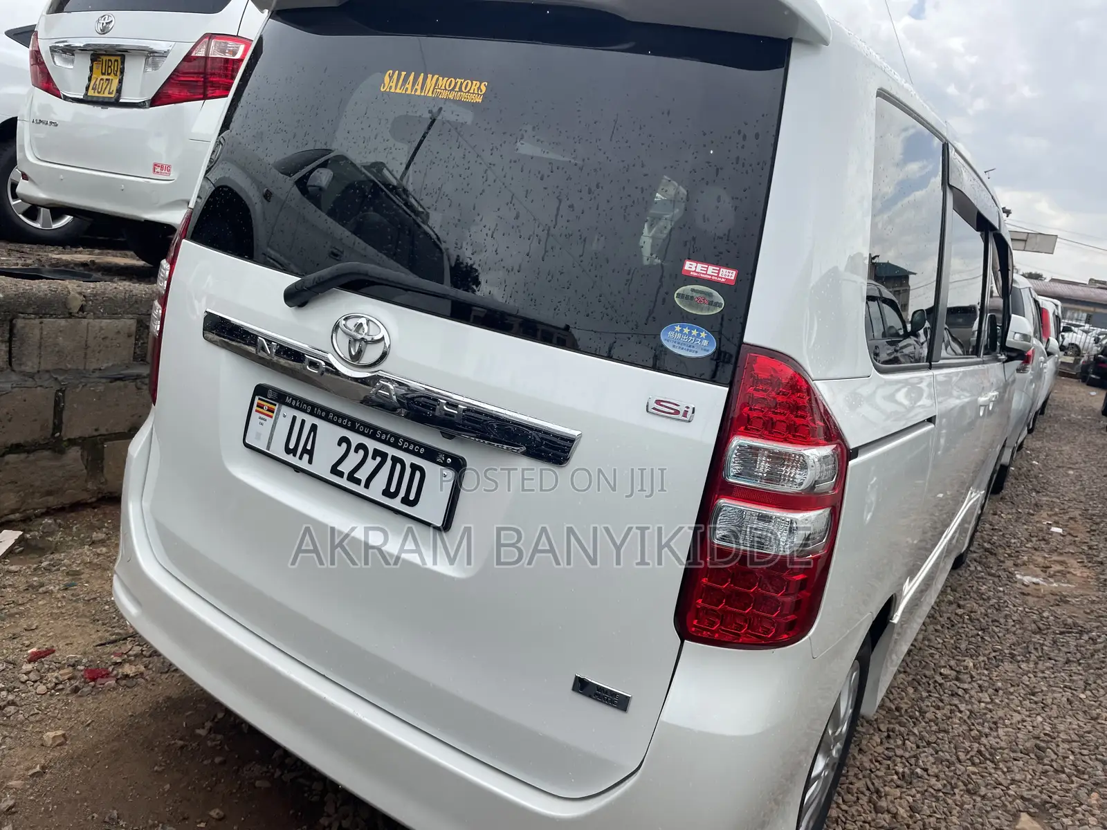 Toyota Noah 2012 White