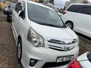 Toyota Noah 2012 White