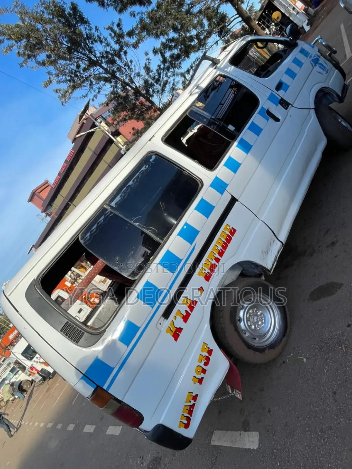 Toyota Grand HiAce 2006 White