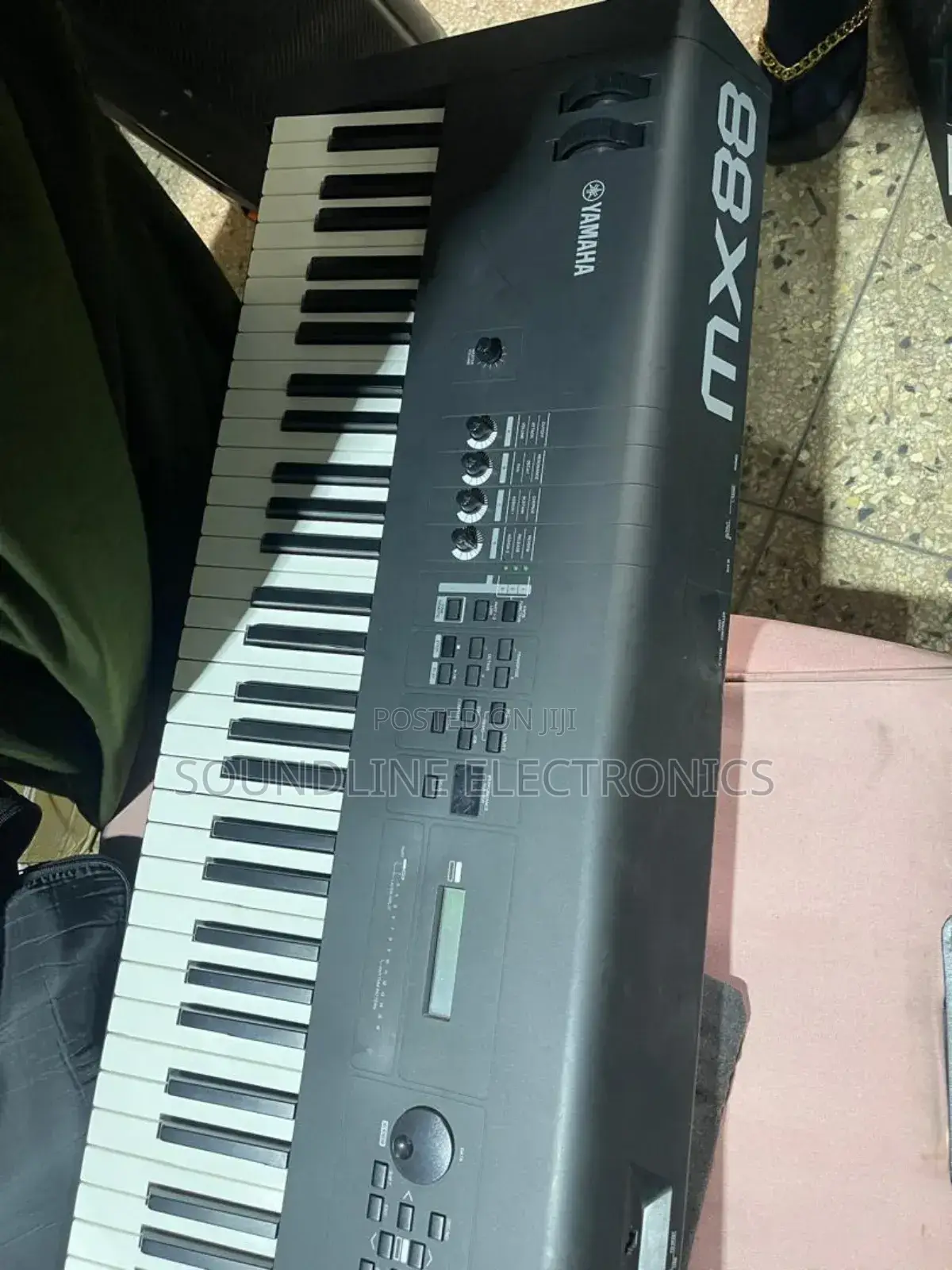 Yamaha Mx88