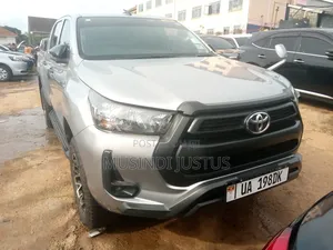 Toyota Hilux 2020 Silver
