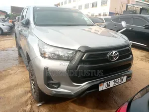 Toyota Hilux 2020 Silver