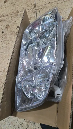 Corolla Fielder 2005 Headlamp