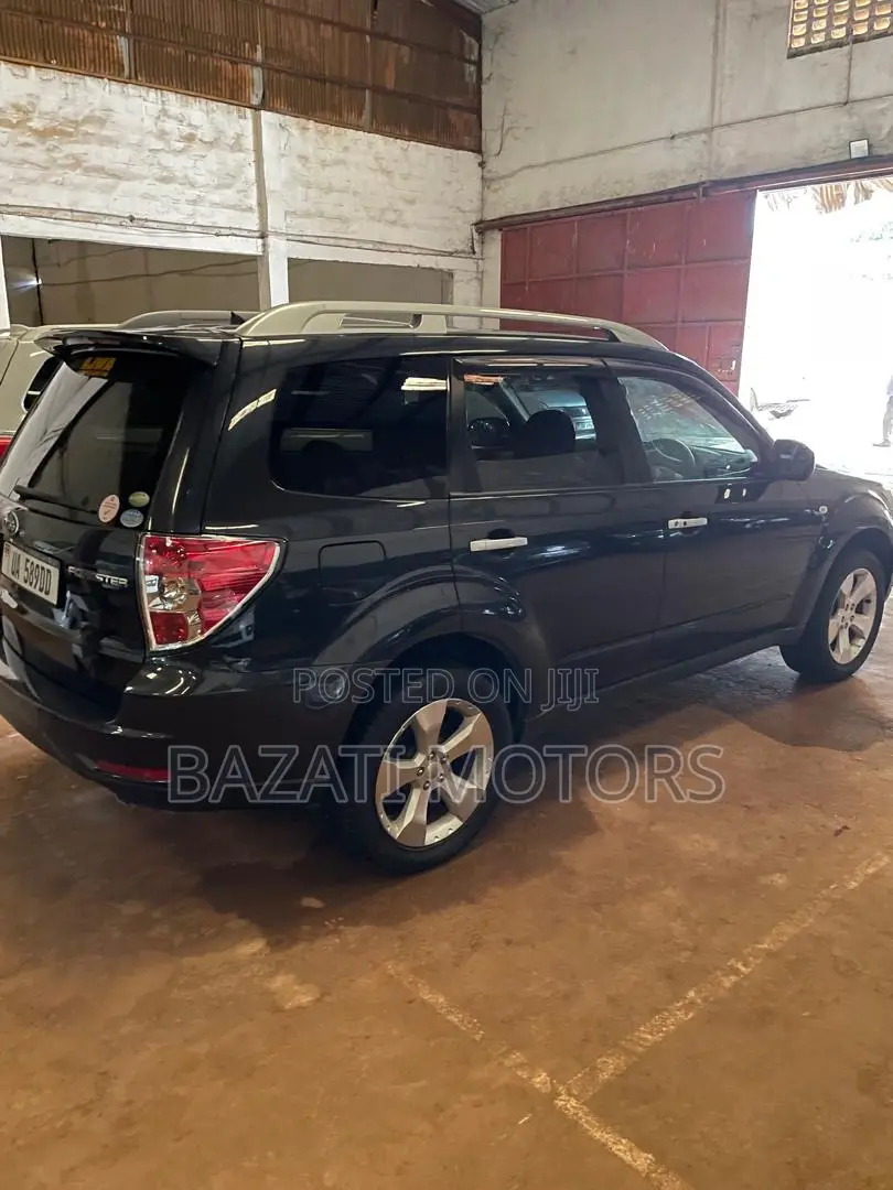 Subaru Forester 2010 Gray