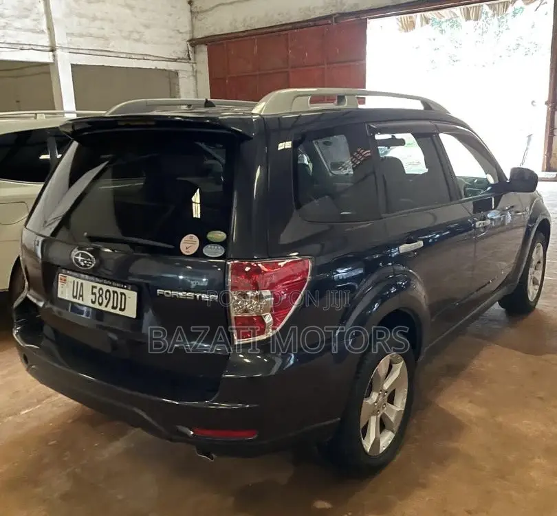Subaru Forester 2010 Gray
