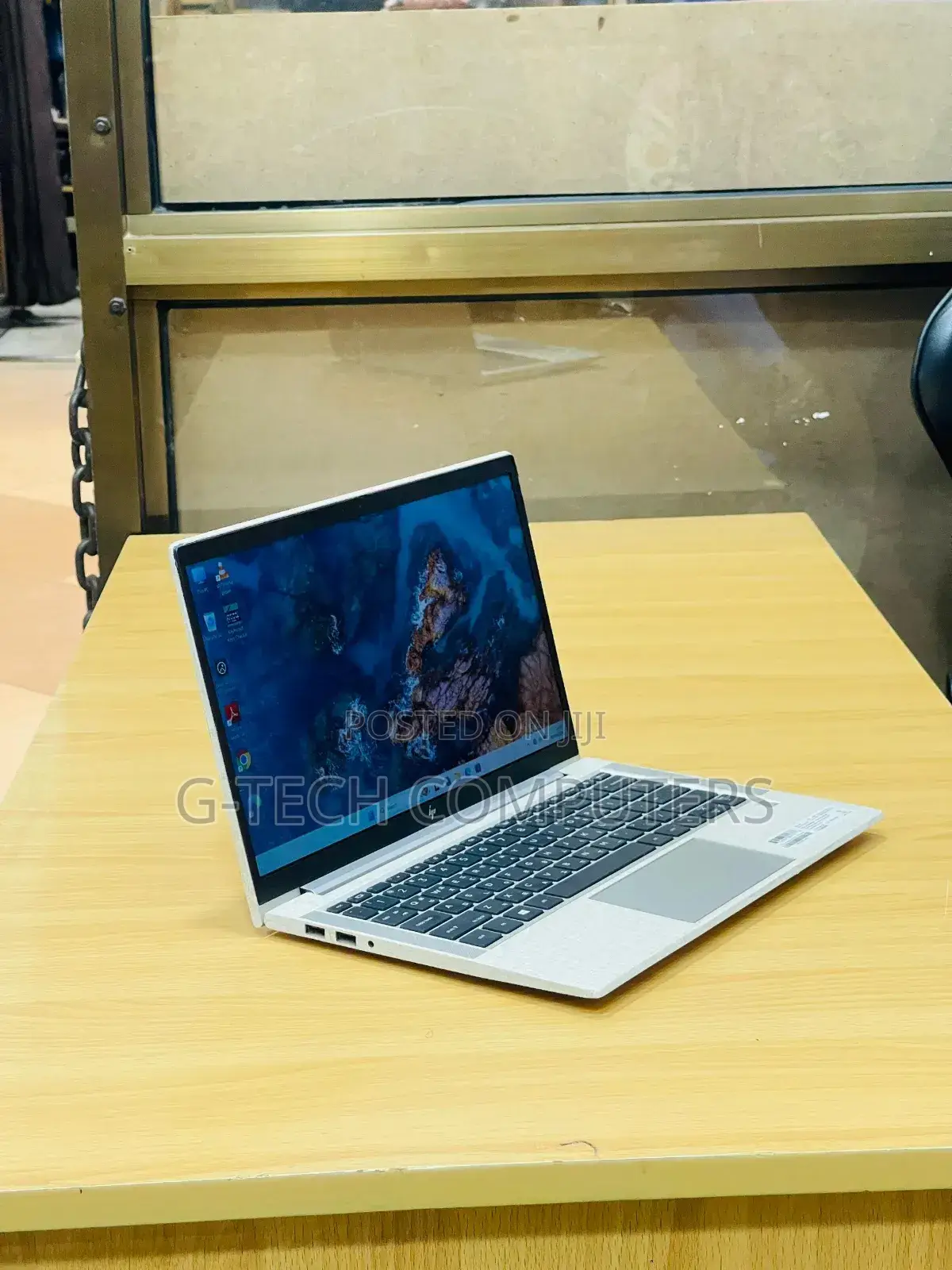 New Laptop HP EliteBook 830 G8 8GB Intel Core i5 SSD 256GB