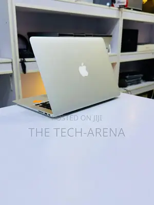 New Laptop Apple MacBook Air 4GB Intel Core i5 SSD 128GB