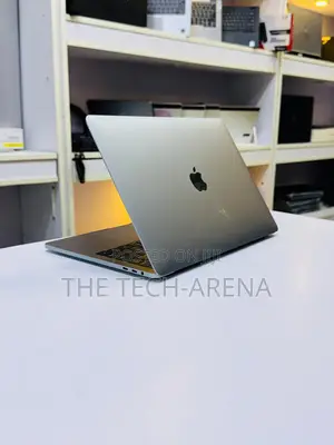 Laptop Apple MacBook Pro 2018 16GB Intel Core i5 SSD 512GB
