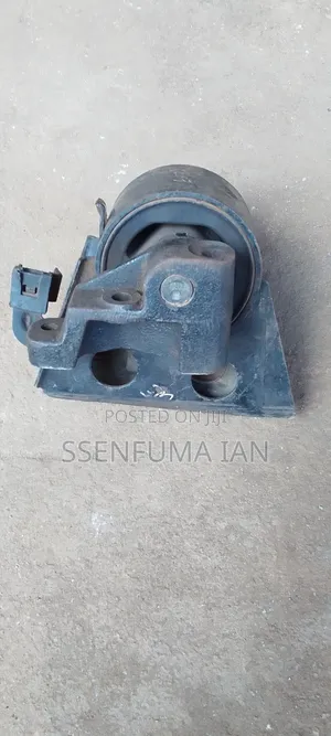 Nissan X-Trail Ordinary Engine Mounting