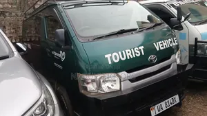 Toyota HiAce 2011 Green