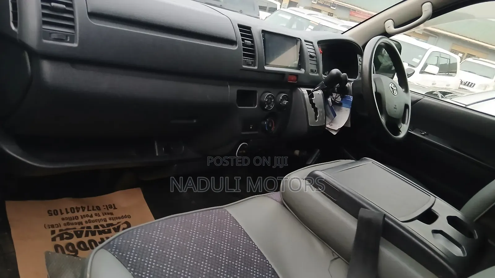 Toyota HiAce 2011 Green