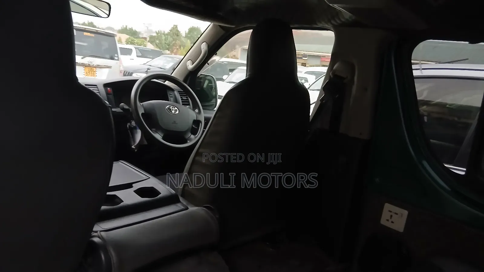 Toyota HiAce 2011 Green