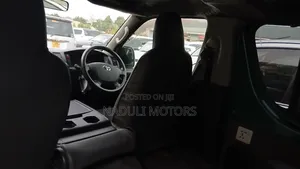 Toyota HiAce 2011 Green