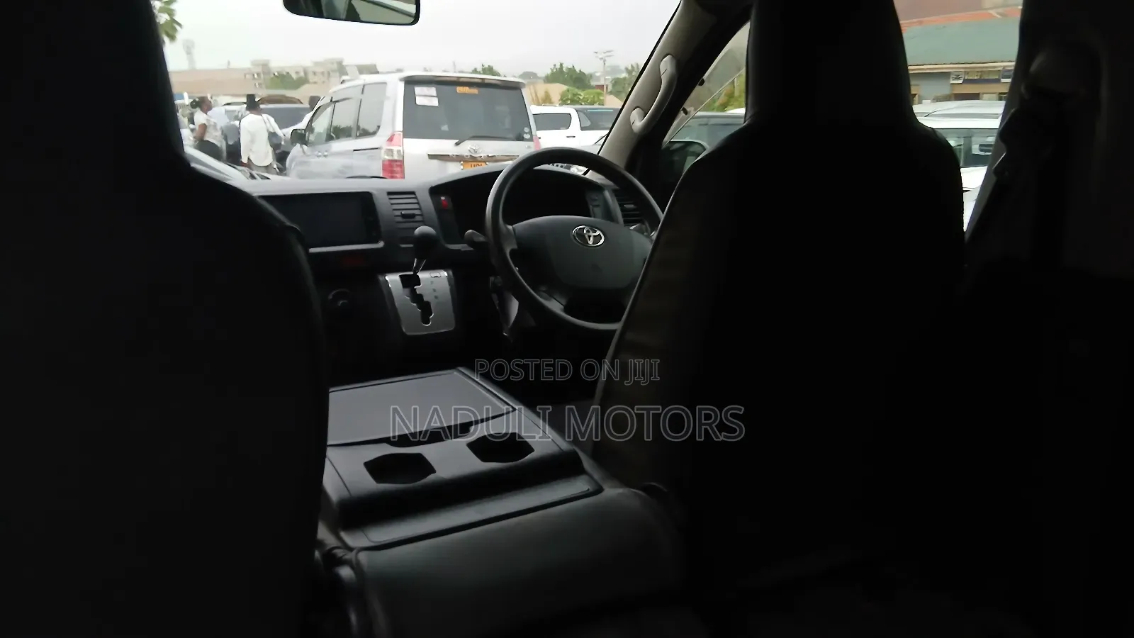 Toyota HiAce 2011 Green