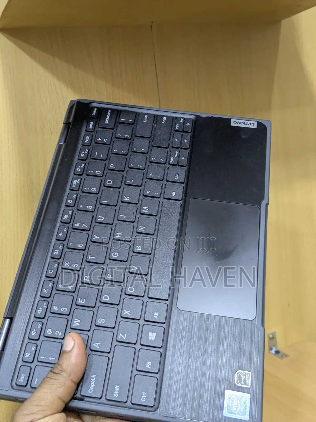 Laptop Lenovo 300e 4GB Intel SSD 128GB