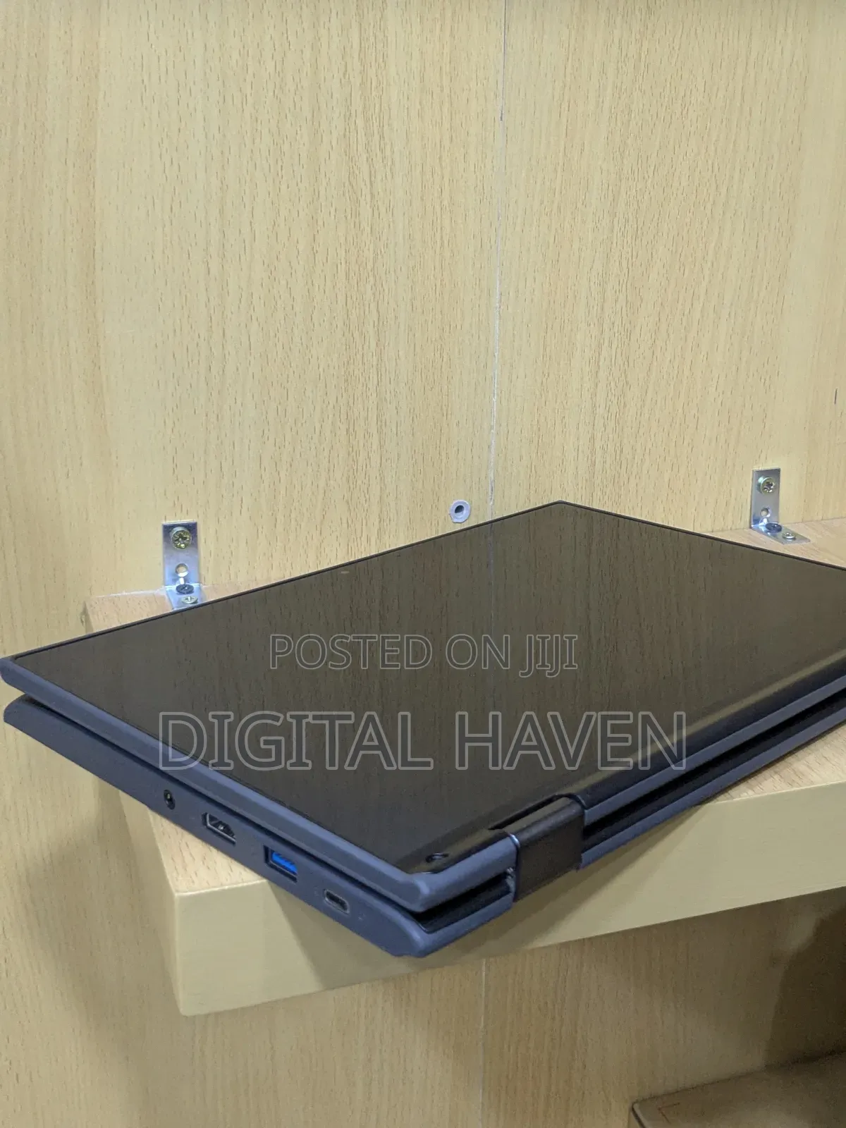 Laptop Lenovo 300e 4GB Intel SSD 128GB
