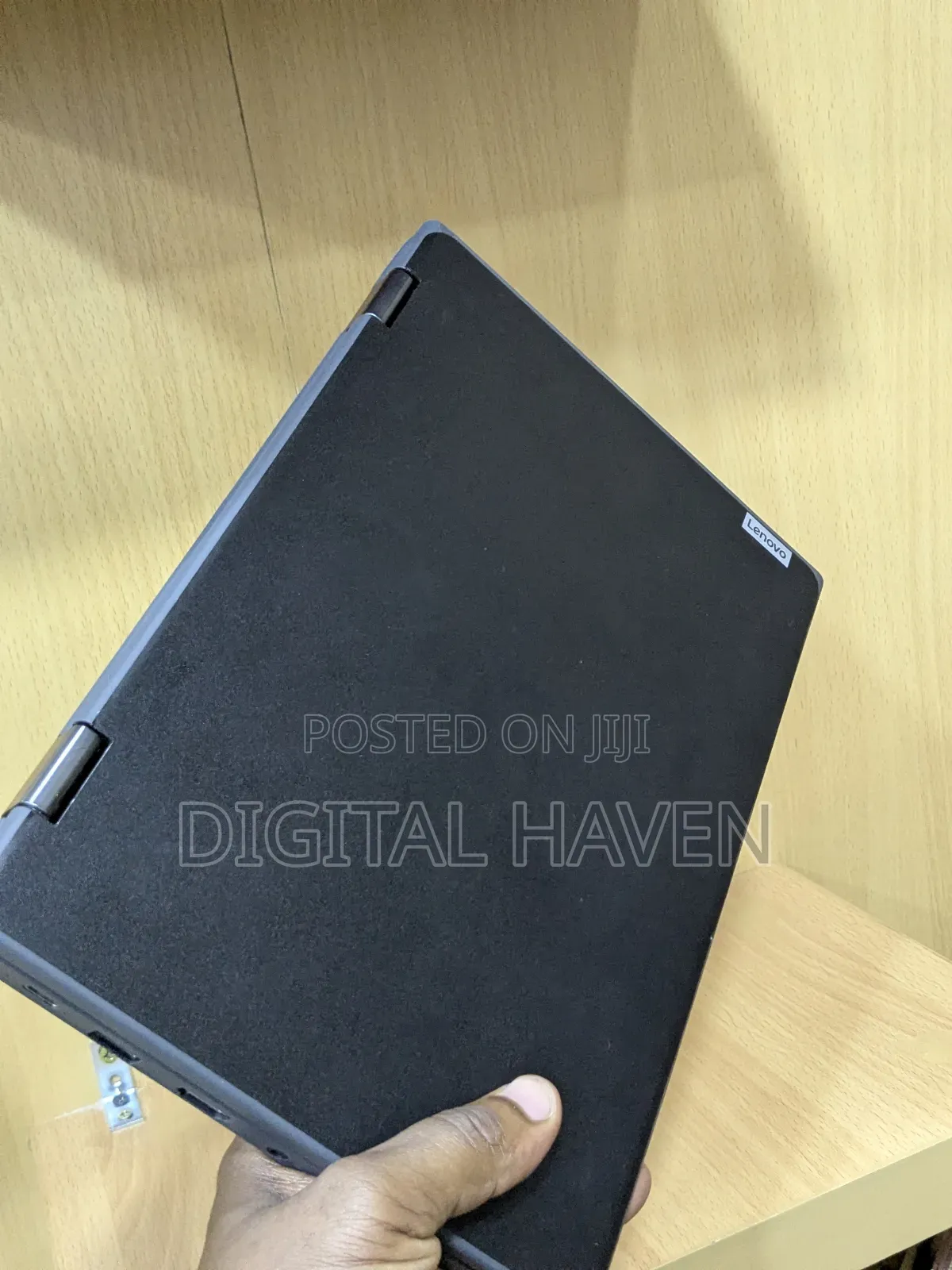 Laptop Lenovo 300e 4GB Intel SSD 128GB