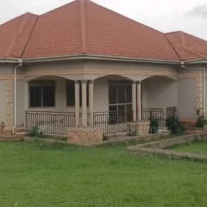4bdrm Bungalow in Gayaza, Central Division for sale