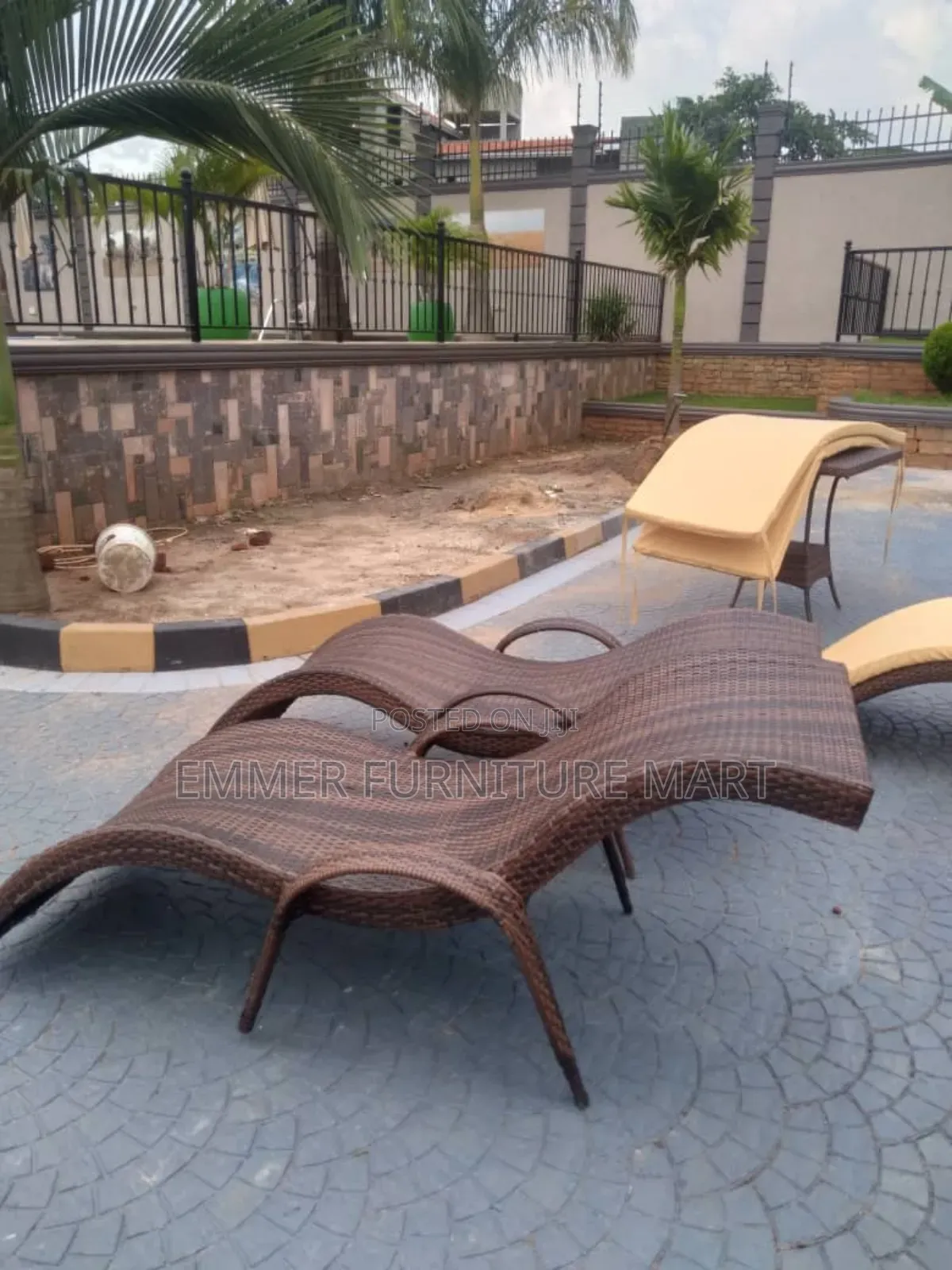 Pool Bed Crafts With Table Stool