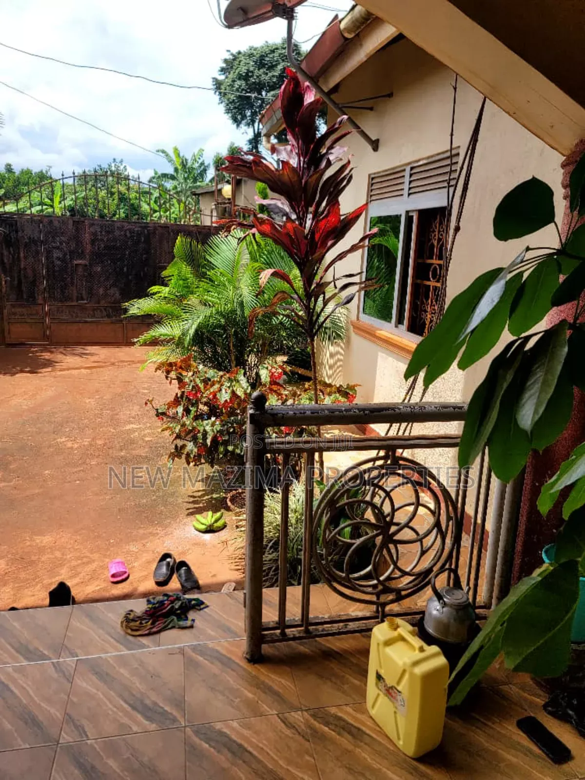 Mini Flat in Kajjansi Ntebe Rd, Central Division for sale