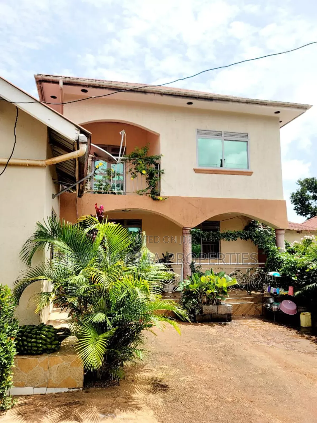 Mini Flat in Kajjansi Ntebe Rd, Central Division for sale