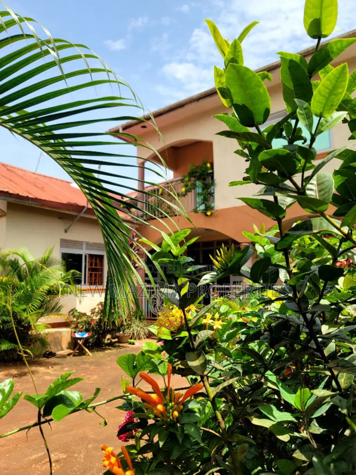Mini Flat in Kajjansi Ntebe Rd, Central Division for sale