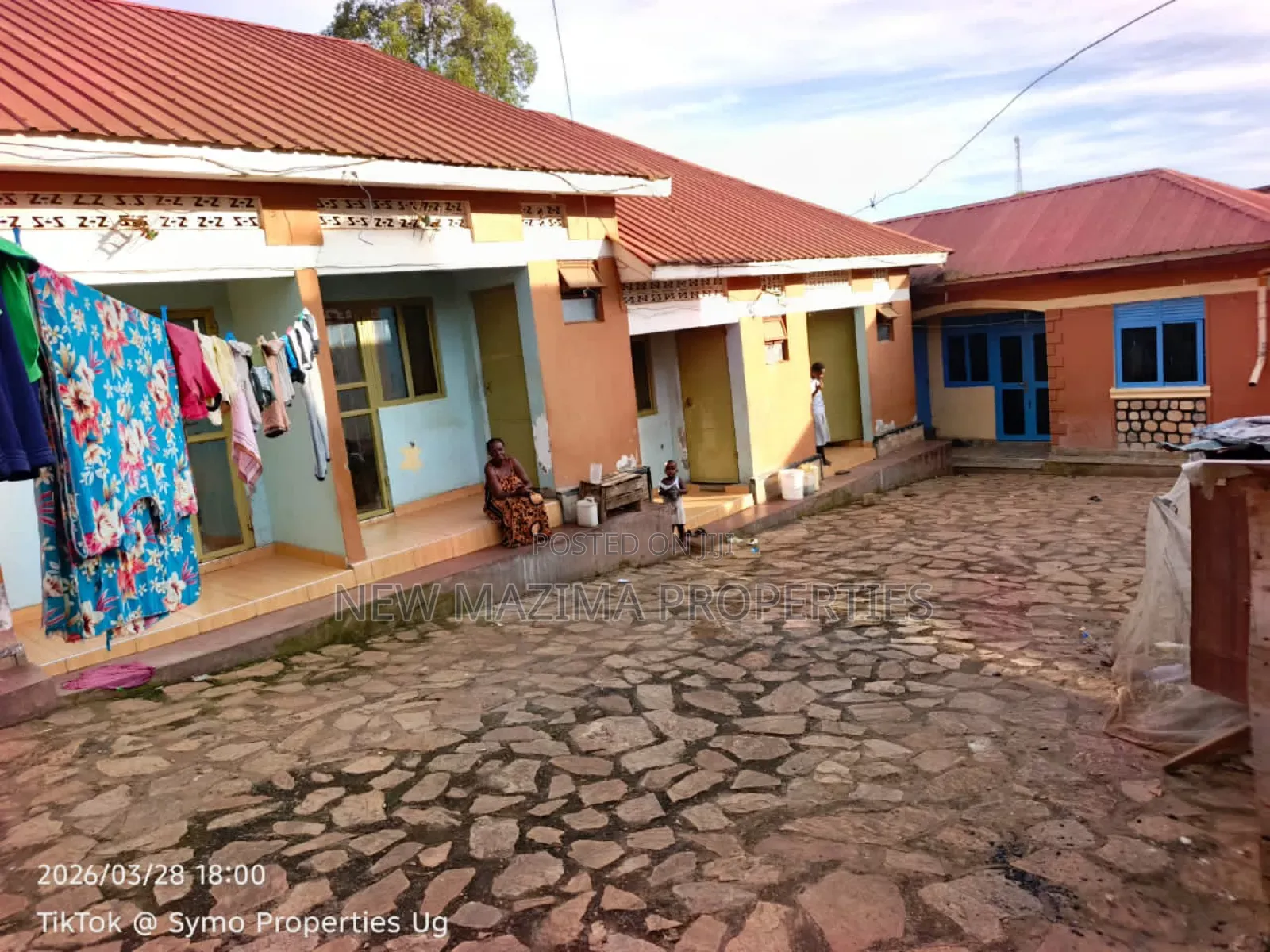 6bdrm House in Nansana Town, Central Division for sale
