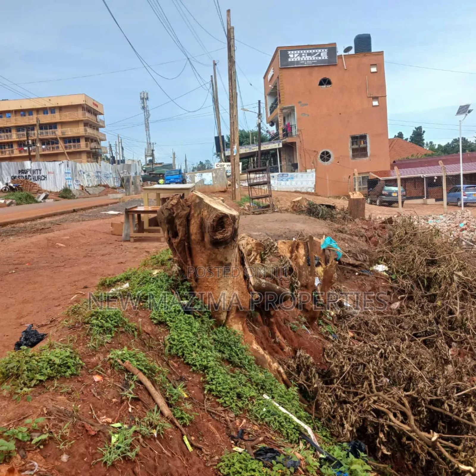 Commercial Plot Measuring on Tarmac of Salaama Munyonyo Rd Quicksale