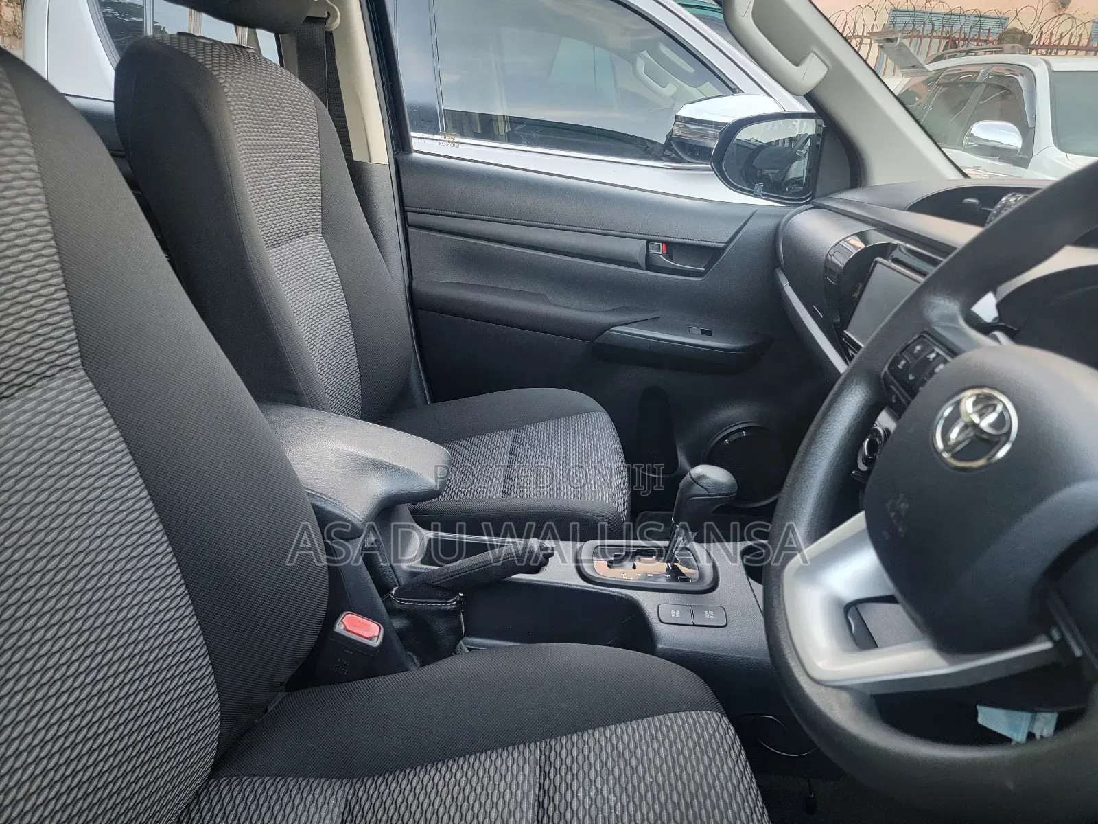 Toyota Hilux 2020 Black