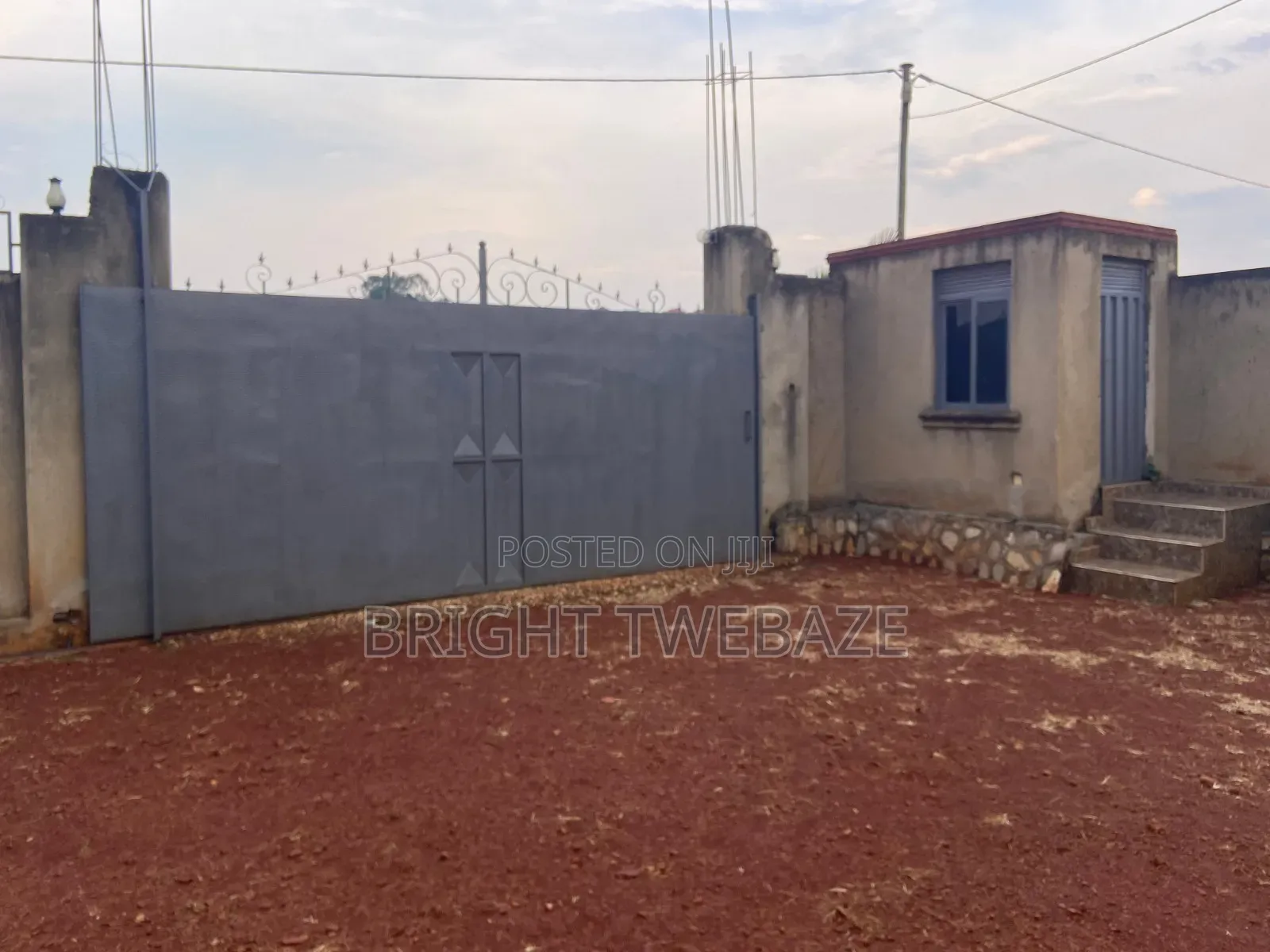 2bdrm Bungalow in Kira for rent