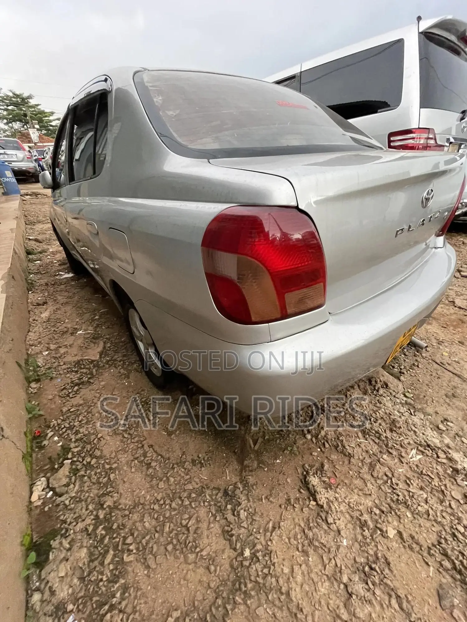 Toyota Platz 2001 Silver