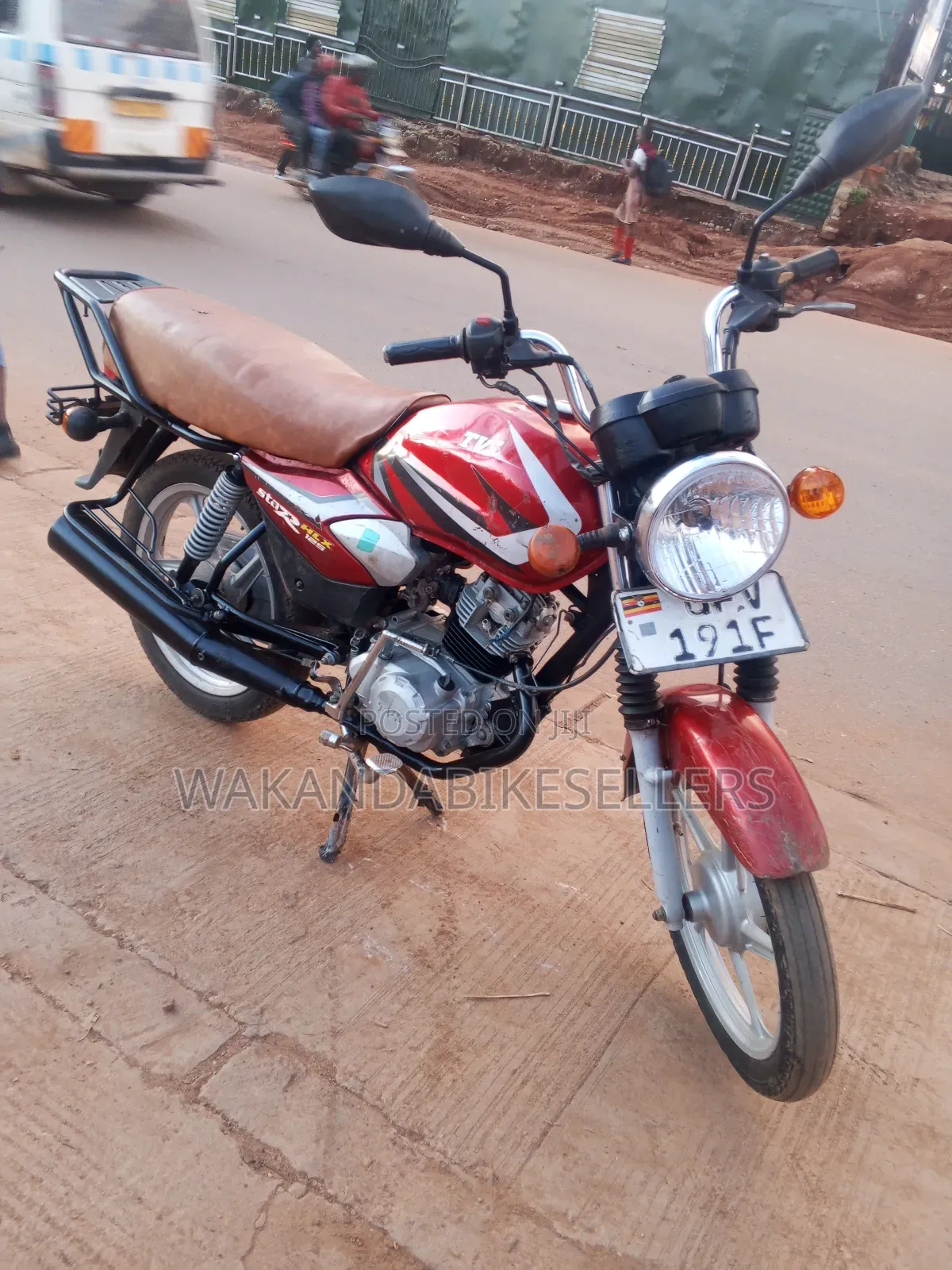 TVS HLX 125 2023 Red