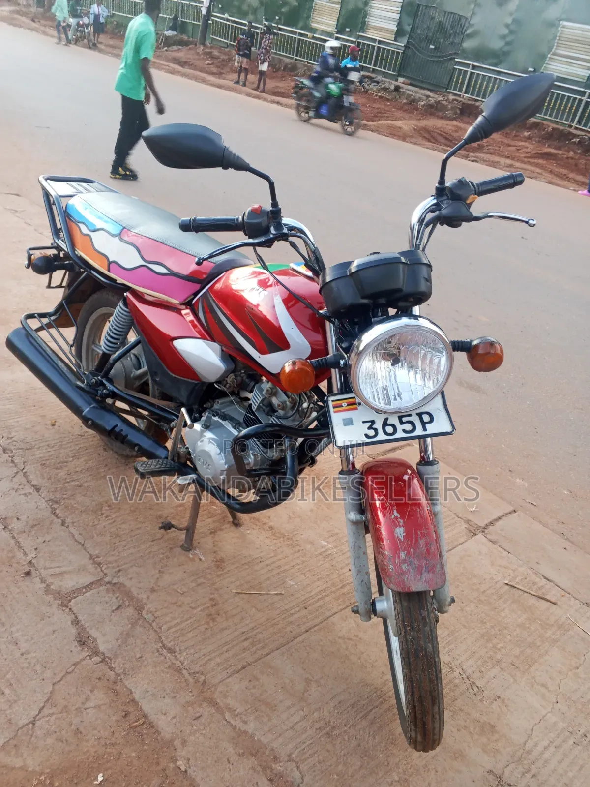 TVS HLX 125 2023 Red