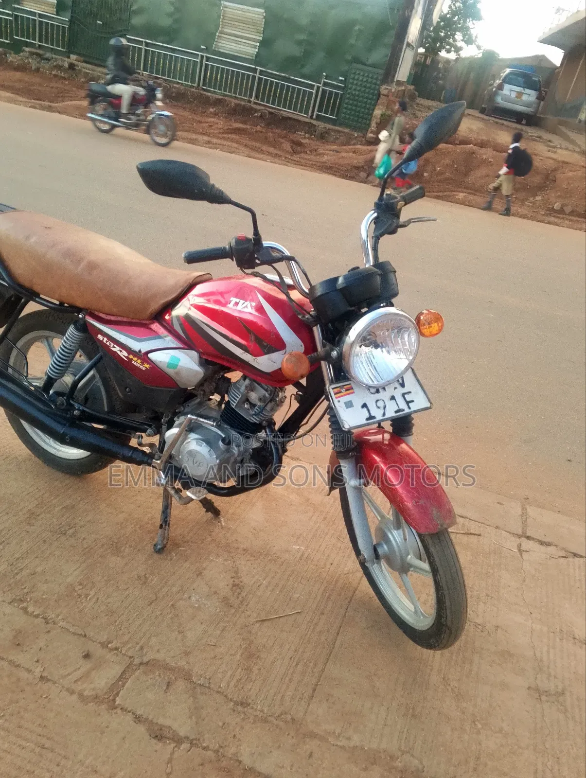 TVS HLX 125 2023 Red