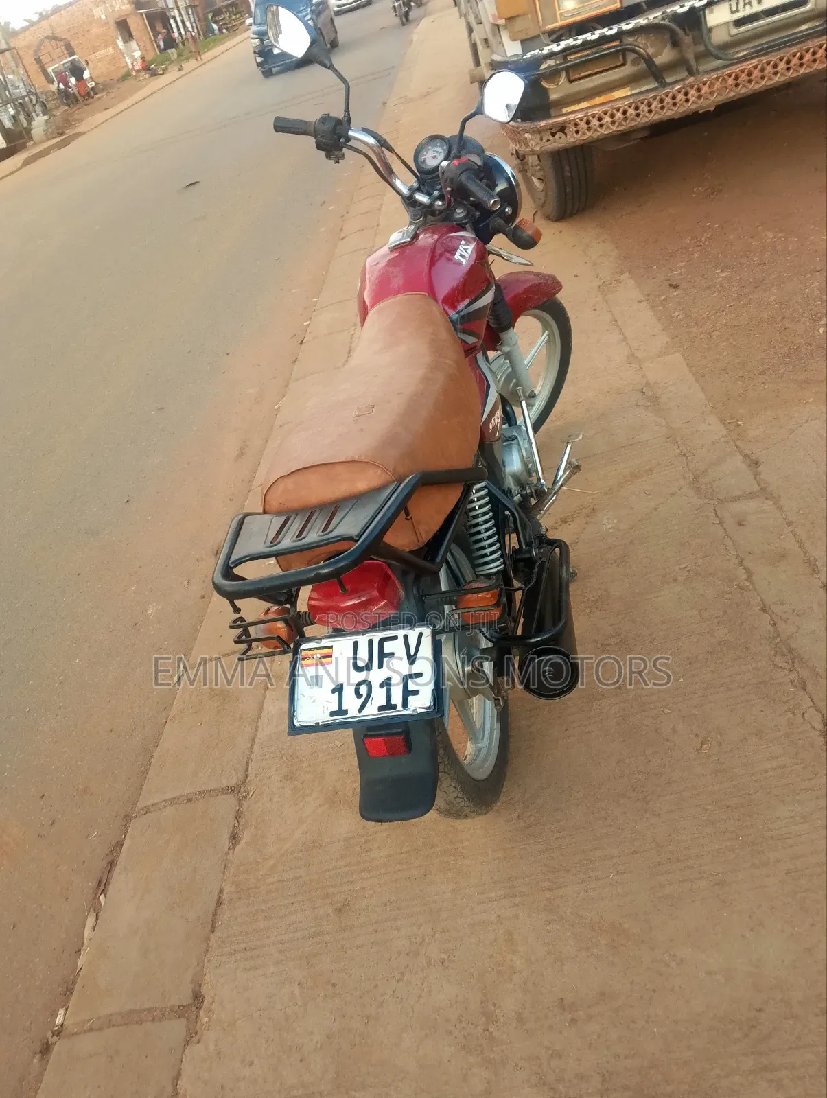 TVS HLX 125 2023 Red