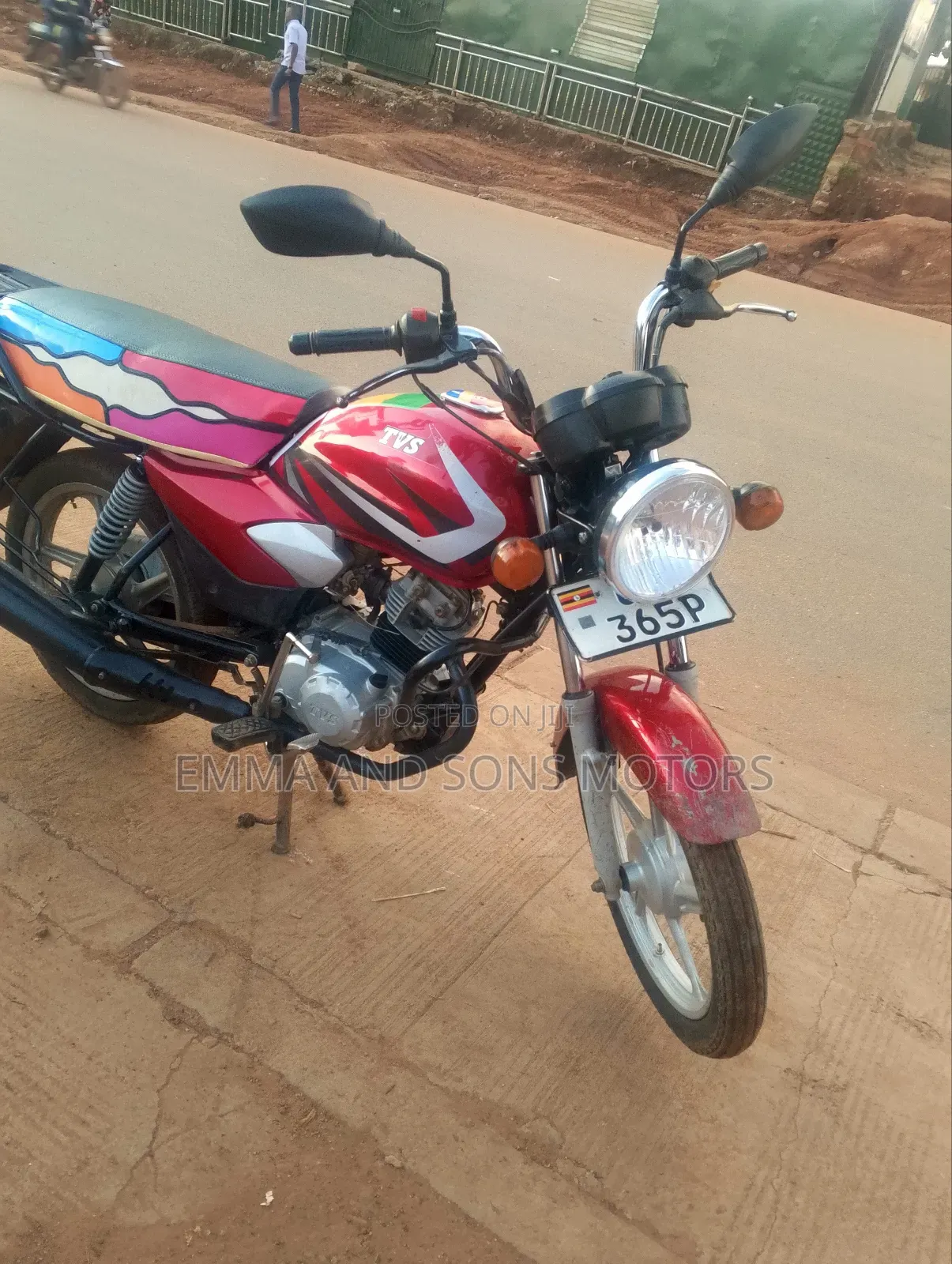 TVS HLX 125 2023 Red