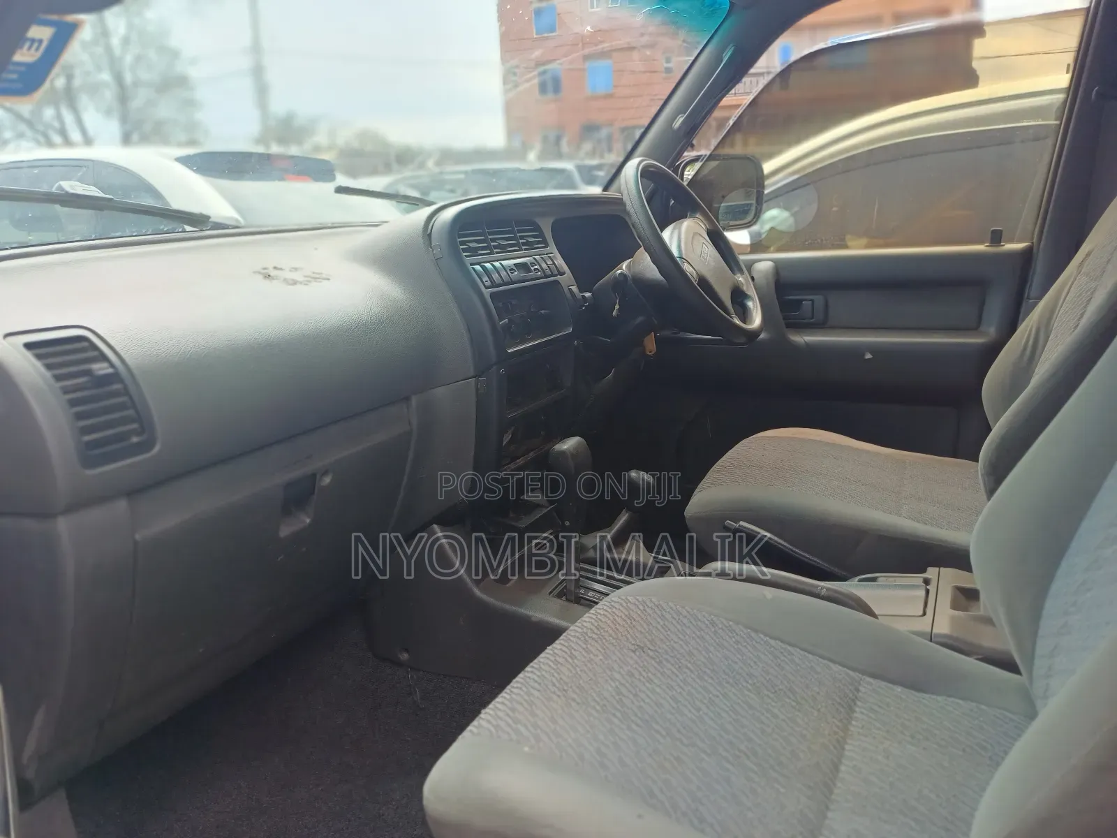 Isuzu Trooper 2000 Gold